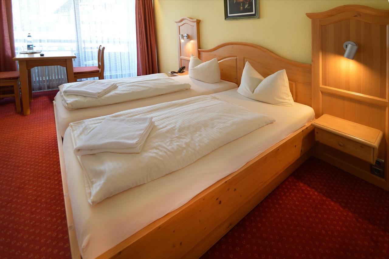 Gasthof Hotel Zur Post คีเฟอร์สเฟลเดน ภายนอก รูปภาพ