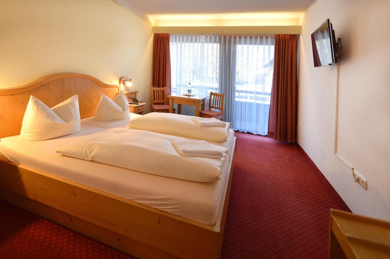 Gasthof Hotel Zur Post คีเฟอร์สเฟลเดน ภายนอก รูปภาพ