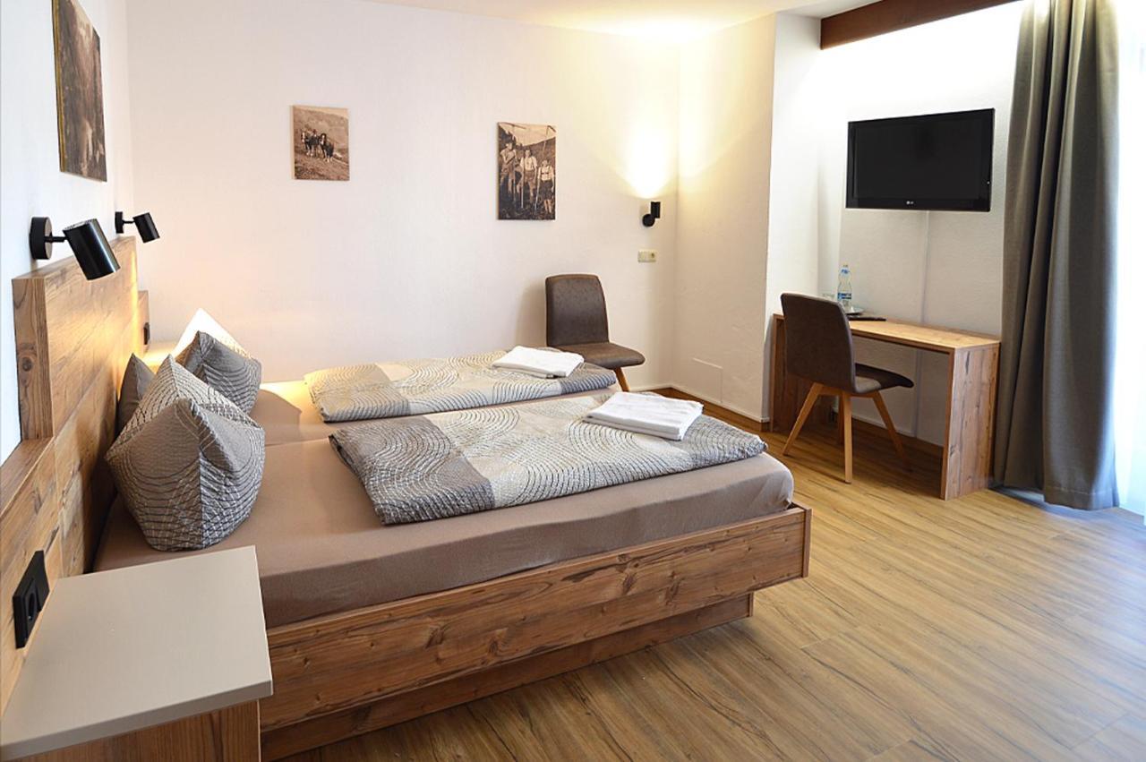 Gasthof Hotel Zur Post คีเฟอร์สเฟลเดน ภายนอก รูปภาพ