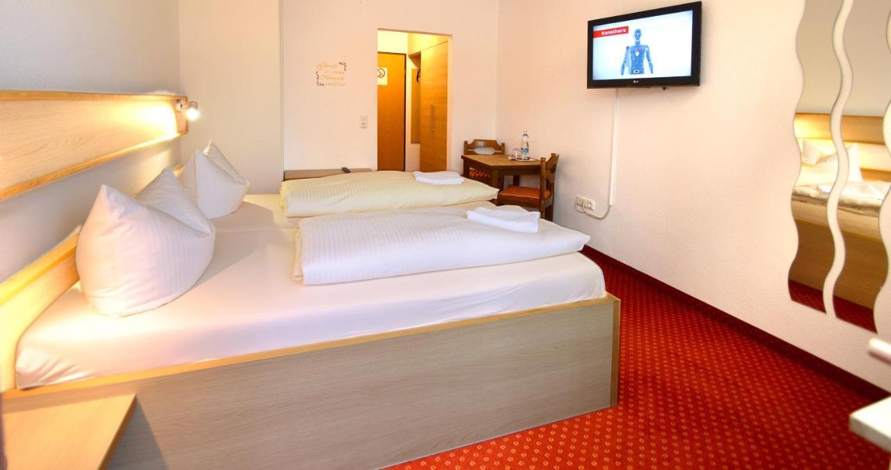 Gasthof Hotel Zur Post คีเฟอร์สเฟลเดน ภายนอก รูปภาพ
