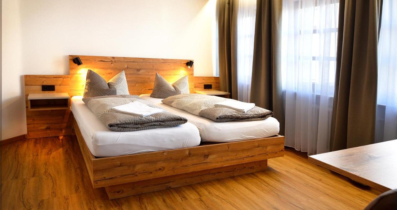 Gasthof Hotel Zur Post คีเฟอร์สเฟลเดน ภายนอก รูปภาพ