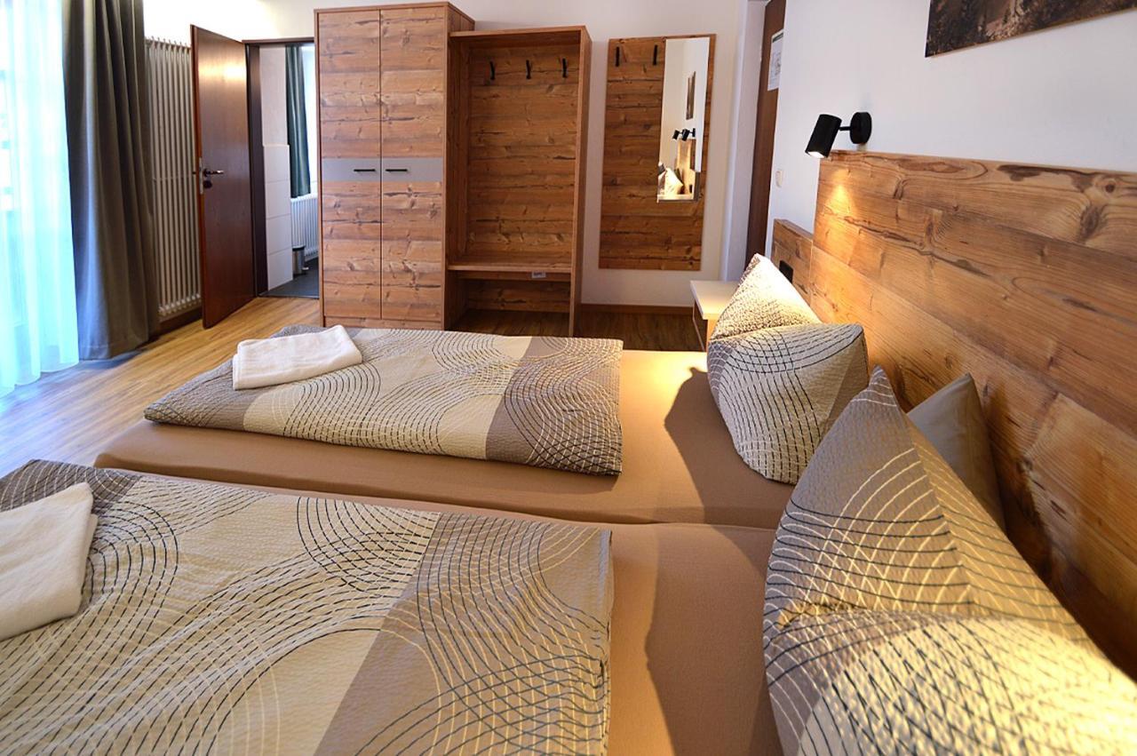 Gasthof Hotel Zur Post คีเฟอร์สเฟลเดน ภายนอก รูปภาพ